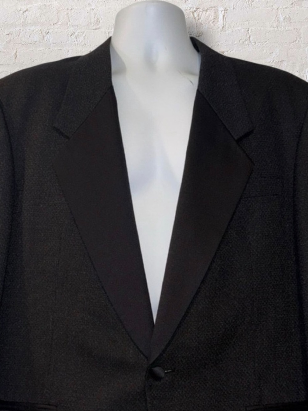 Gingiss Custom Collection Men’s Black Tuxedo Jacket 42R Satin Lapel - Picture 7 of 13